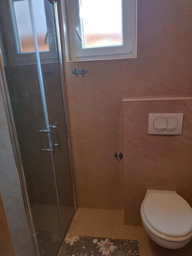 Apartmani Nikola Biograd Na Moru Eksteriør billede