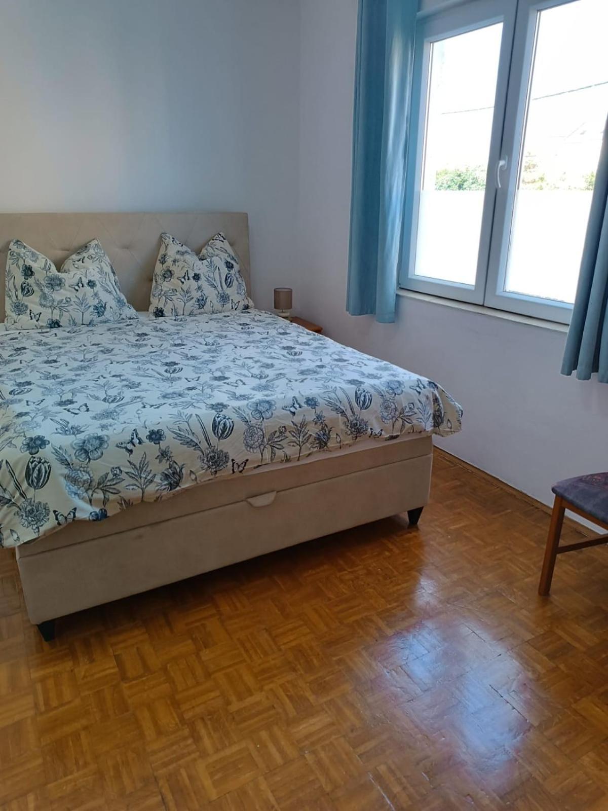 Apartmani Nikola Biograd Na Moru Eksteriør billede