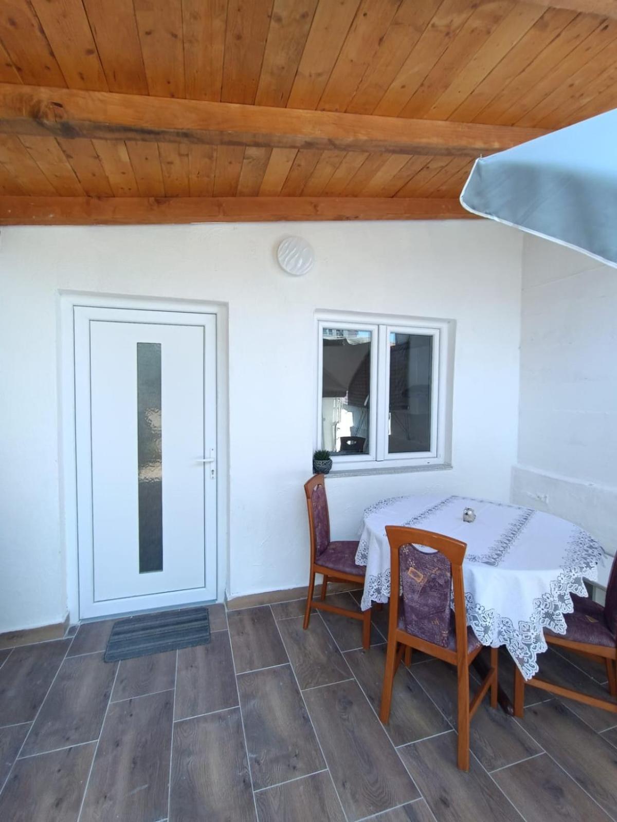 Apartmani Nikola Biograd Na Moru Eksteriør billede
